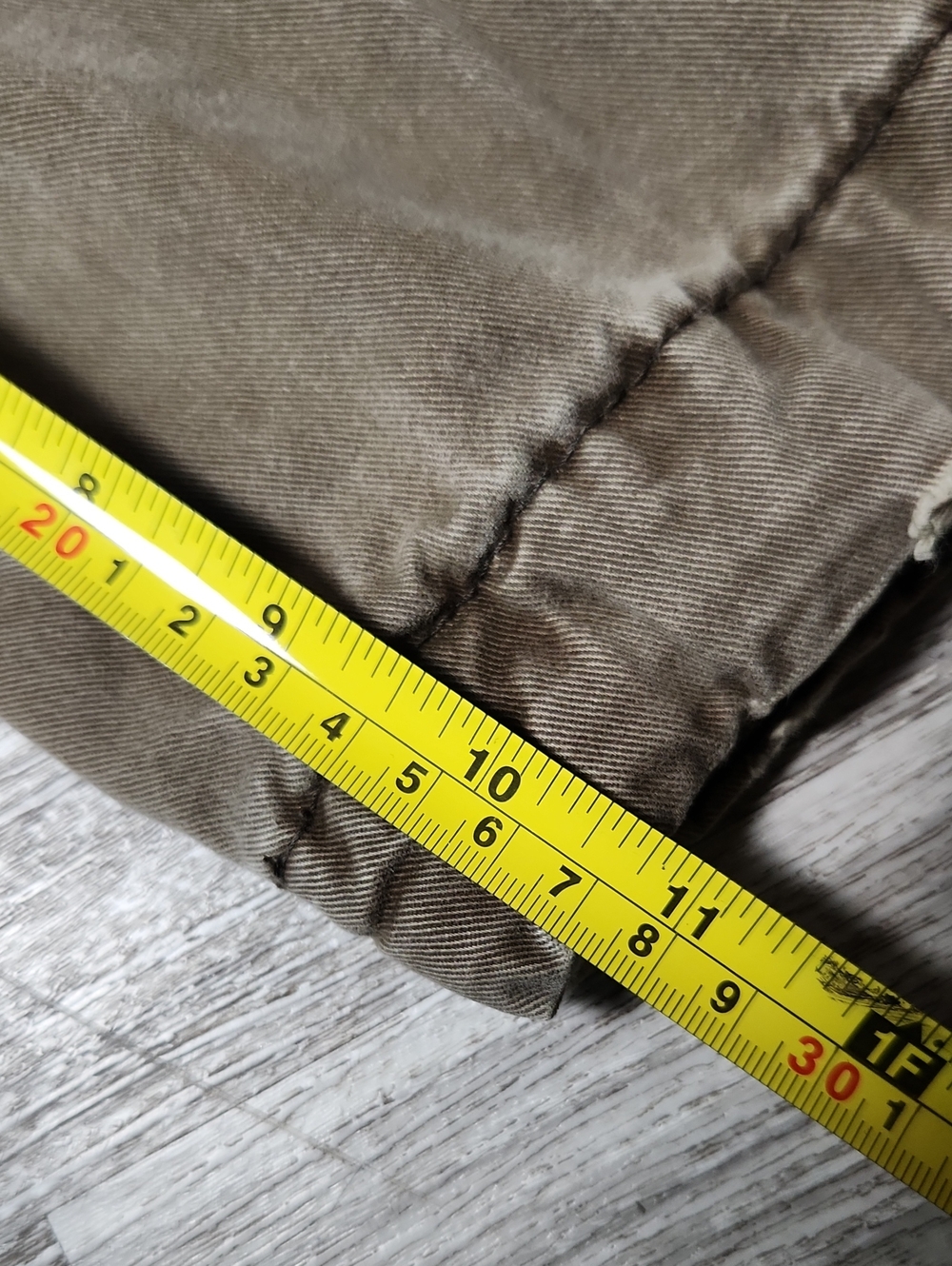 Vintage Abercrombie & Fitch Distressed Cargo Shorts in Olive - Picture 5 of 7